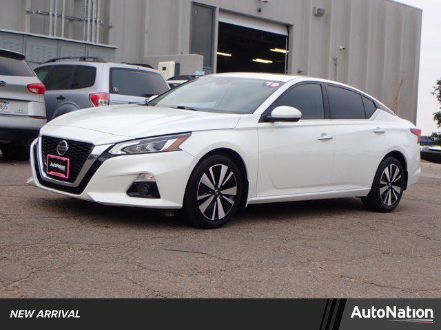 Photo of 2019 Pearl White Tricoat Nissan Altima