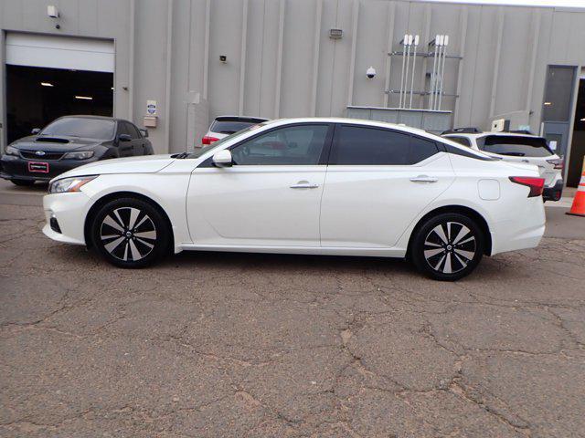 Photo of 2019 Pearl White Tricoat Nissan Altima