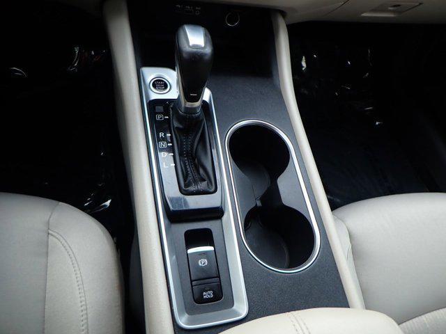 Photo of 2019 Pearl White Tricoat Nissan Altima