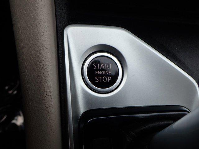 Photo of 2019 Pearl White Tricoat Nissan Altima