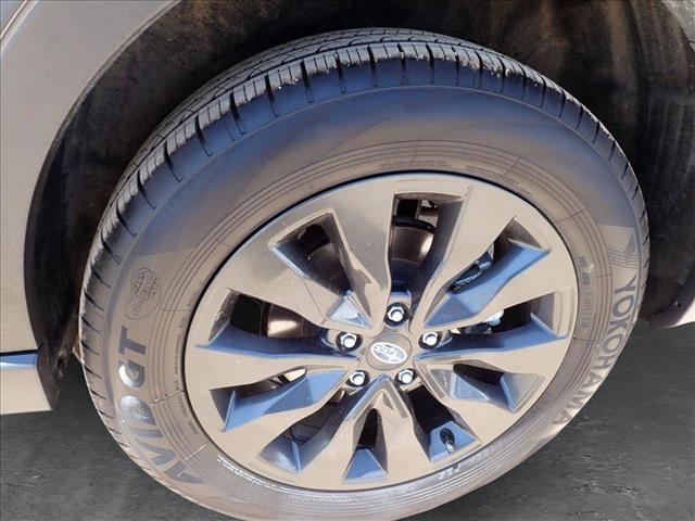 Photo of 2024 Ice Silver Metallic Subaru Outback