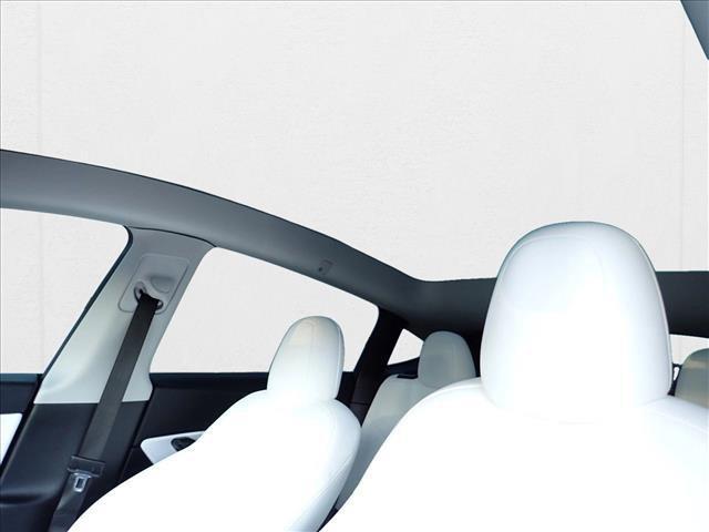 Photo of 2022 Red Multi-Coat Tesla Model Y