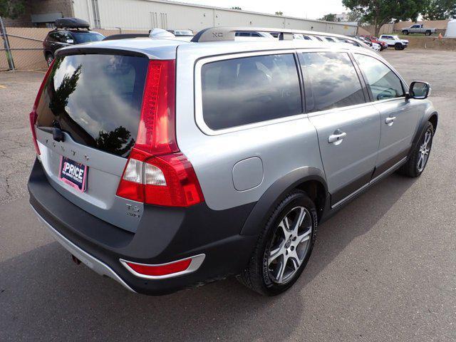 Photo of 2013 Electric Silver Metallic Volvo XC70
