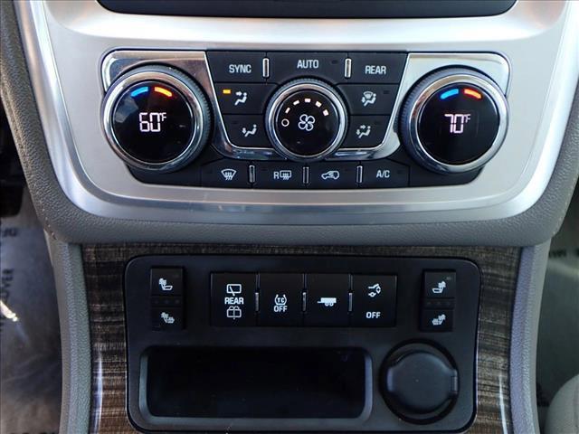 Photo of 2013 White Diamond Tricoat GMC Acadia