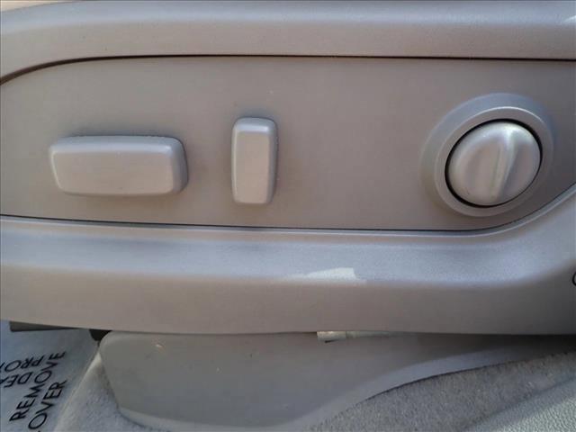 Photo of 2013 White Diamond Tricoat GMC Acadia