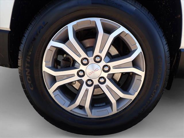 Photo of 2013 White Diamond Tricoat GMC Acadia