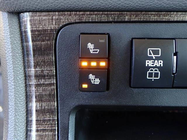 Photo of 2013 White Diamond Tricoat GMC Acadia