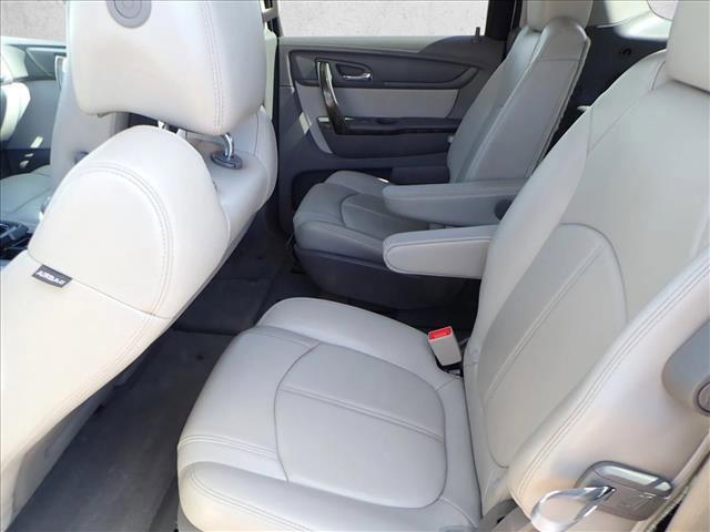 Photo of 2013 White Diamond Tricoat GMC Acadia