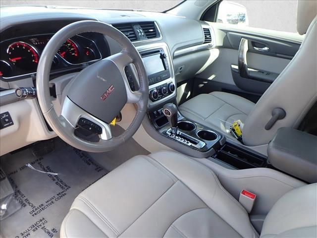 Photo of 2013 White Diamond Tricoat GMC Acadia