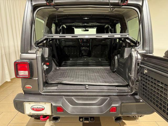 Photo of 2018 Granite Crystal Metallic Clearcoat Jeep Wrangler Unlimited