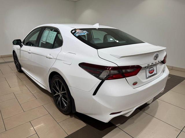 Photo of 2023 Ice Cap Toyota Camry