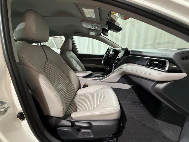 Photo of 2023 Ice Cap Toyota Camry