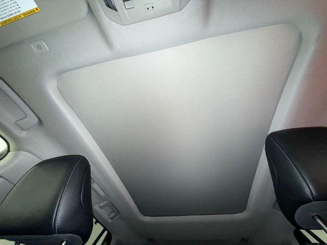 Photo of 2023 Moon Dust Toyota Highlander
