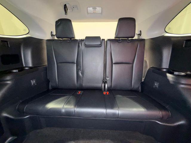 Photo of 2023 Moon Dust Toyota Highlander