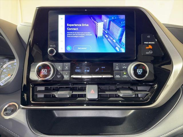 Photo of 2024 Pearl Toyota Highlander