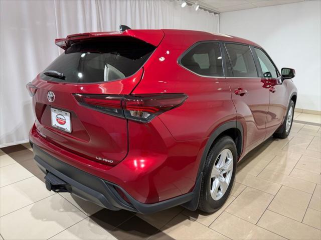 Photo of 2024 Pearl Toyota Highlander