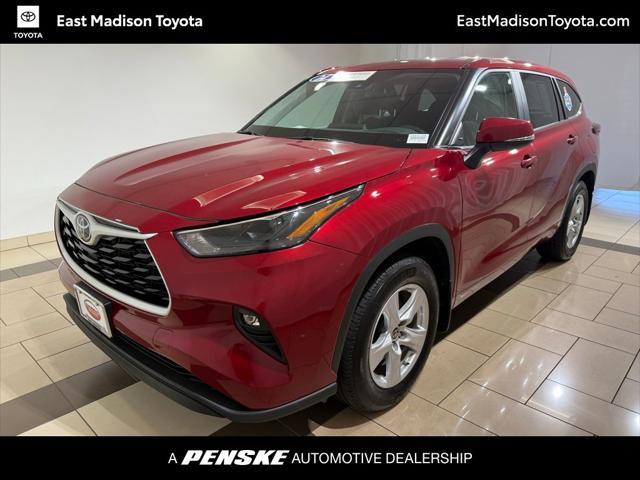 Photo of 2024 Pearl Toyota Highlander