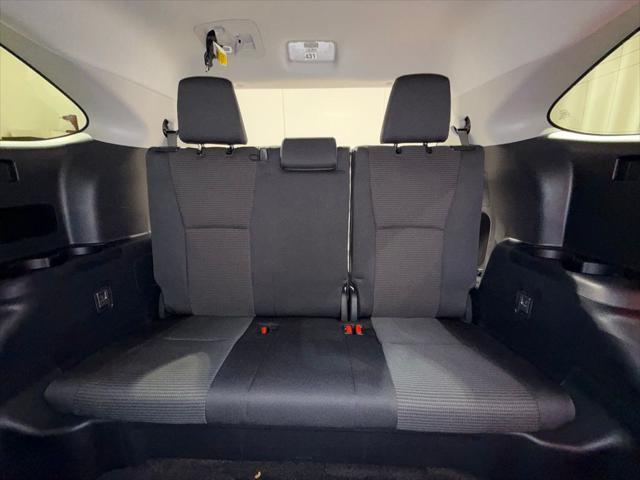 Photo of 2024 Pearl Toyota Highlander