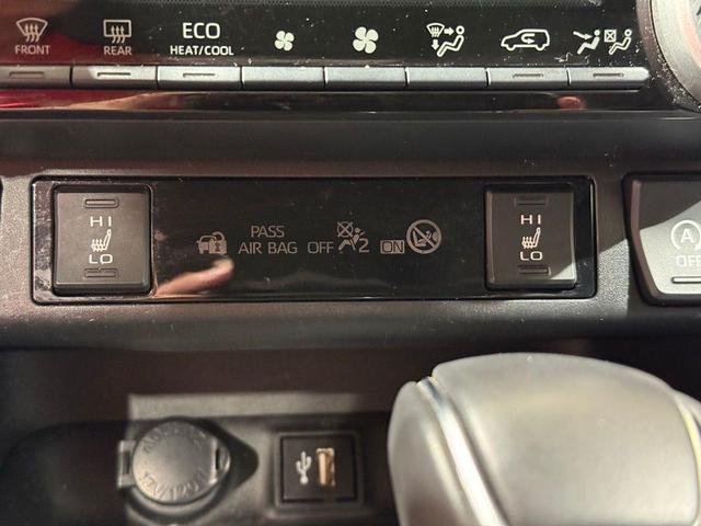 Photo of 2024 Pearl Toyota RAV4