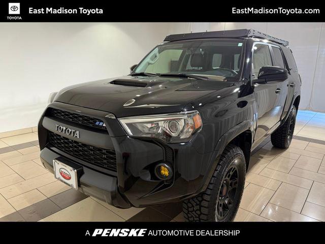 Photo of 2018 Midnight Black Metallic Toyota 4Runner