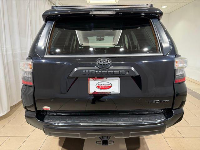 Photo of 2018 Midnight Black Metallic Toyota 4Runner