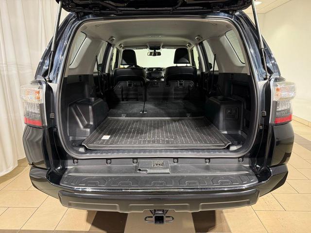 Photo of 2018 Midnight Black Metallic Toyota 4Runner
