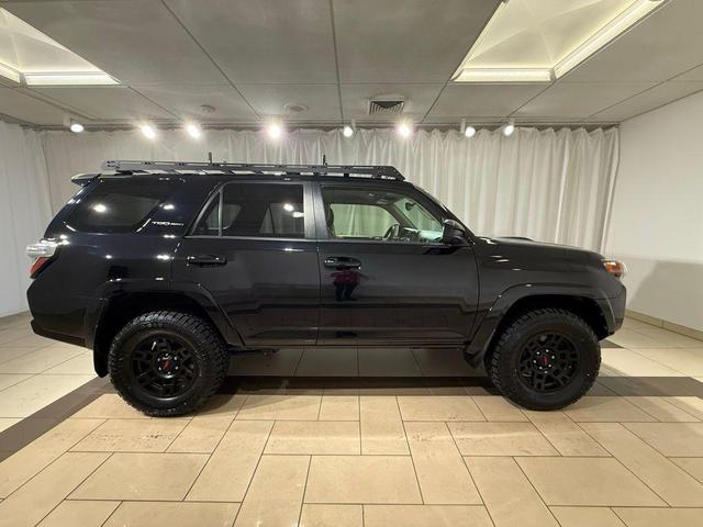 Photo of 2018 Midnight Black Metallic Toyota 4Runner