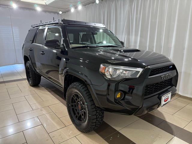 Photo of 2018 Midnight Black Metallic Toyota 4Runner