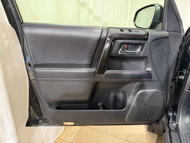 Photo of 2018 Midnight Black Metallic Toyota 4Runner