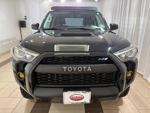 Photo of 2018 Midnight Black Metallic Toyota 4Runner