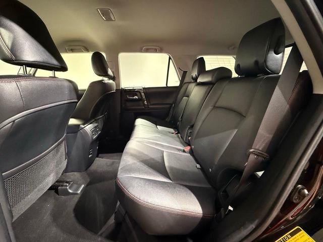 Photo of 2018 Midnight Black Metallic Toyota 4Runner