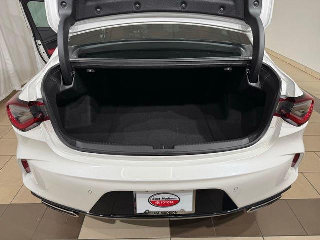 Photo of 2022 Platinum White Pearl Acura TLX