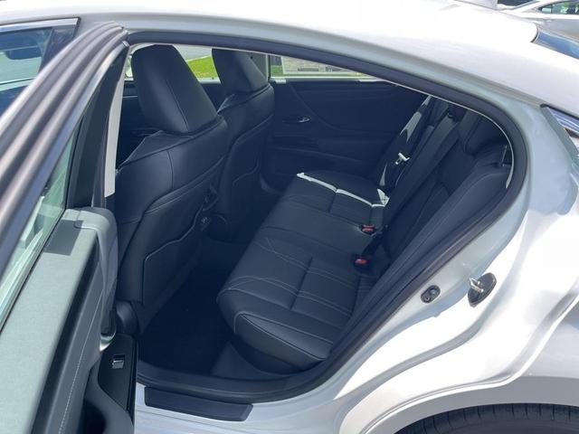Photo of 2025  Lexus ES 300h