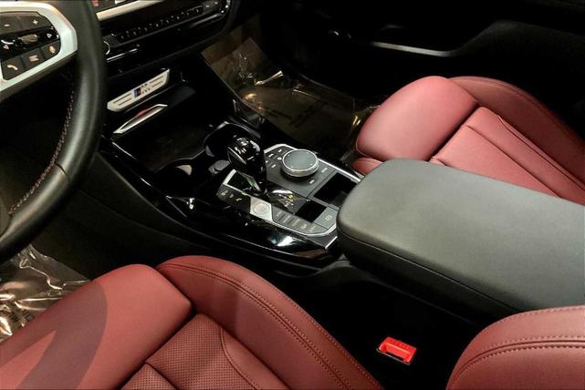 Photo of 2023 Mineral White Metallic BMW X3
