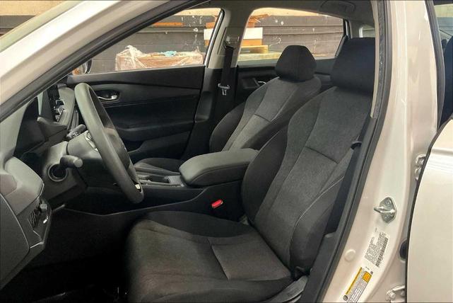 Photo of 2024 Platinum White Pearl Honda Accord