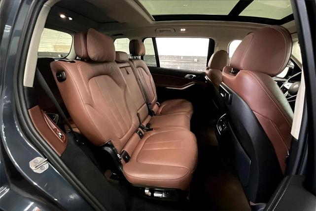 Photo of 2022 Metallic BMW X7