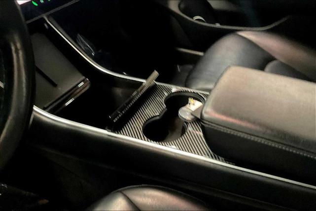 Photo of 2019 Black Tesla Model 3
