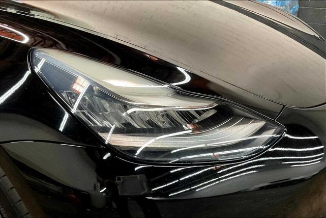 Photo of 2019 Black Tesla Model 3