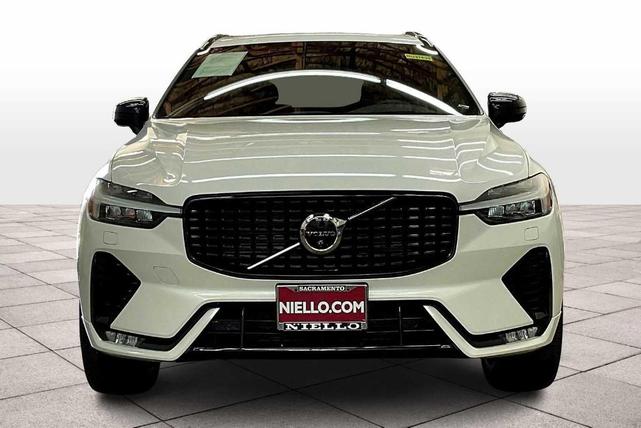 Photo of 2024 Crystal White Metallic Volvo XC60