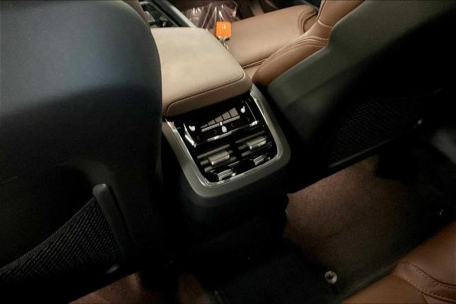 Photo of 2024 Crystal White Metallic Volvo XC60