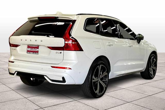 Photo of 2024 Crystal White Metallic Volvo XC60