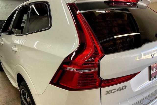 Photo of 2024 Crystal White Metallic Volvo XC60