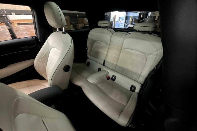 Photo of 2023 White Silver Metallic MINI Hardtop