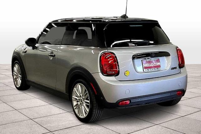 Photo of 2024 Silver MINI SE Hardtop