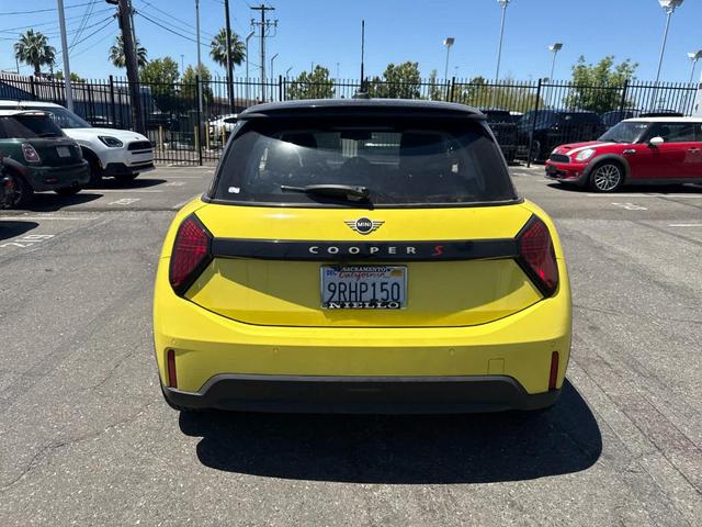 Photo of 2025 Yellow MINI Hardtop