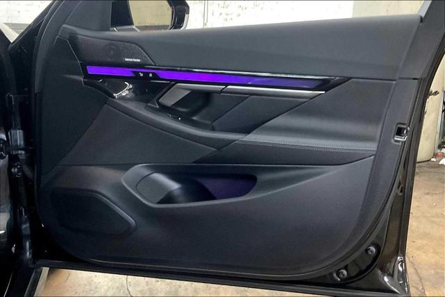 Photo of 2024 Black Sapphire Metallic BMW i5