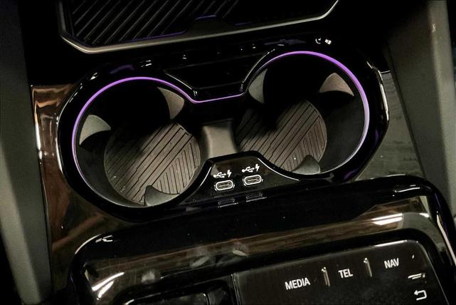 Photo of 2024 Black Sapphire Metallic BMW i5