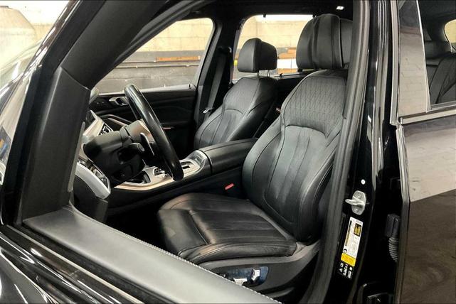 Photo of 2020 Black Sapphire Metallic BMW X5