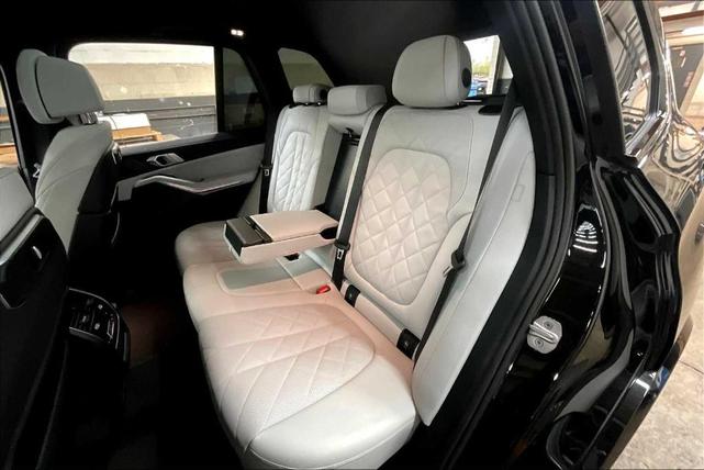 Photo of 2025 Black Sapphire Metallic BMW X5