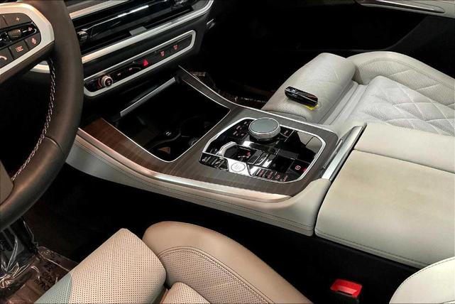 Photo of 2025 Black Sapphire Metallic BMW X5